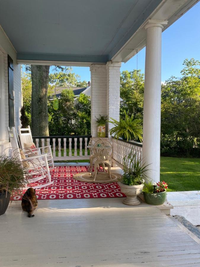 The King'S Daughters B And B On The Bluff Overlooking The Mighty Mississippi Bed & Breakfast Natchez Exterior photo