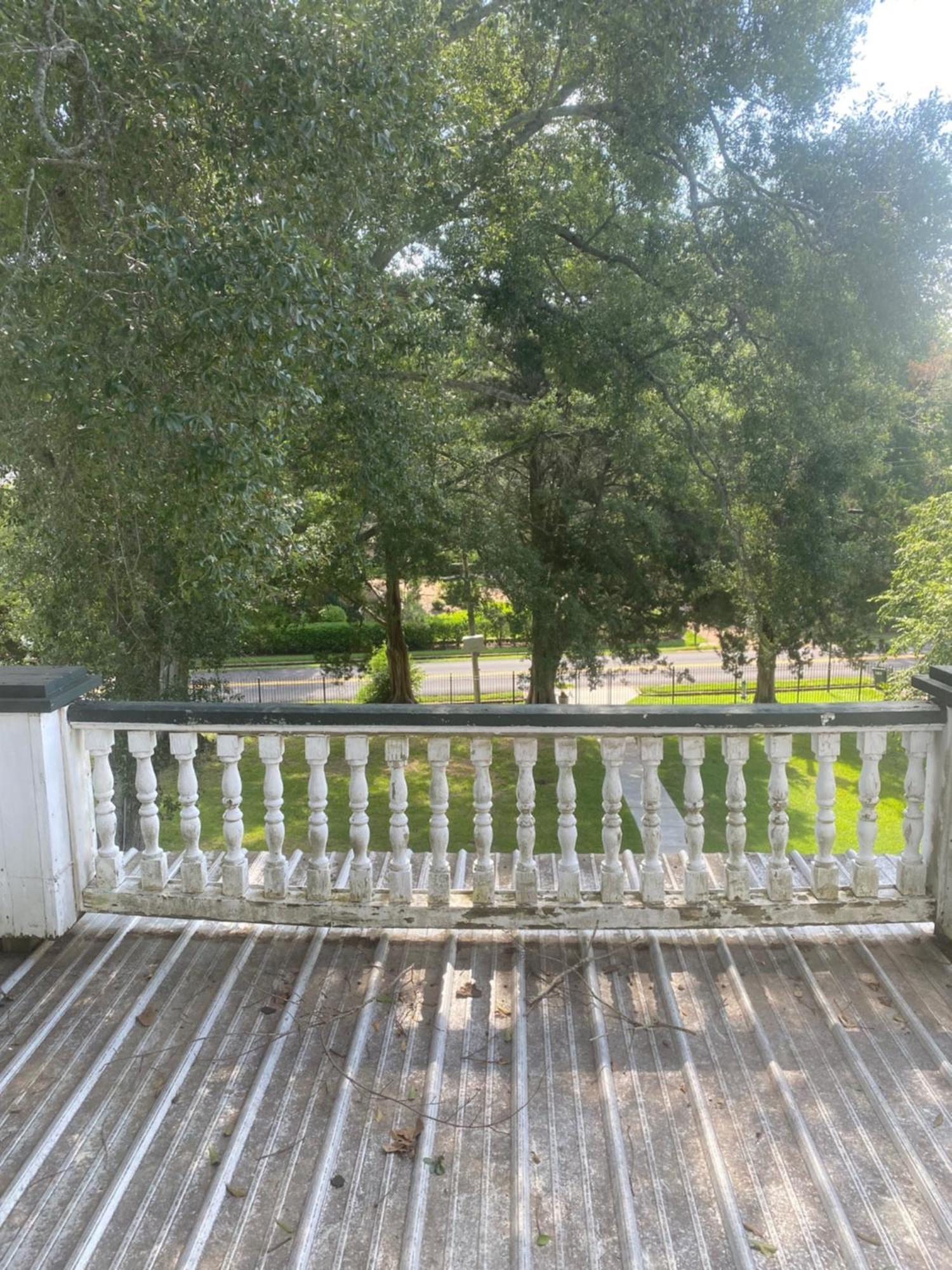 The King'S Daughters B And B On The Bluff Overlooking The Mighty Mississippi Natchez Exterior photo